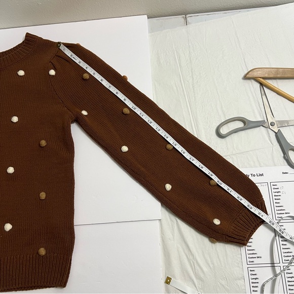 Blu Pepper Brown Pullover Sweater With Poms Womens Size M Sleeveless Crew Neck - Picture 10 of 10